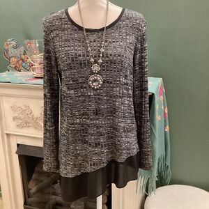 Simply Vera Black & grey long sleeve asymmetric top‎